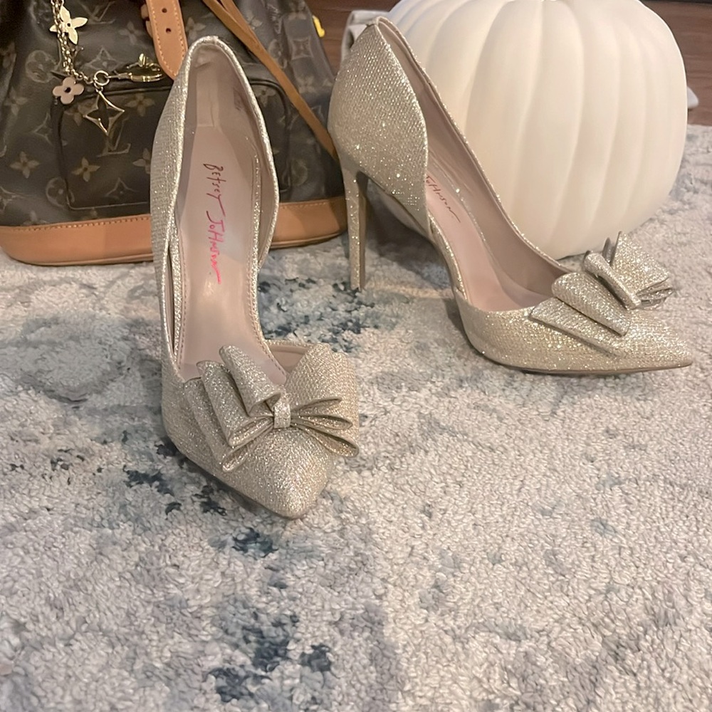 Betsy Johnson, Cinderella shoes